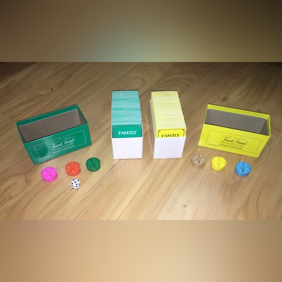 Vintage Complete Game Set of Trivial Pursuit Family Edition Master Game - Picture 4 of 12